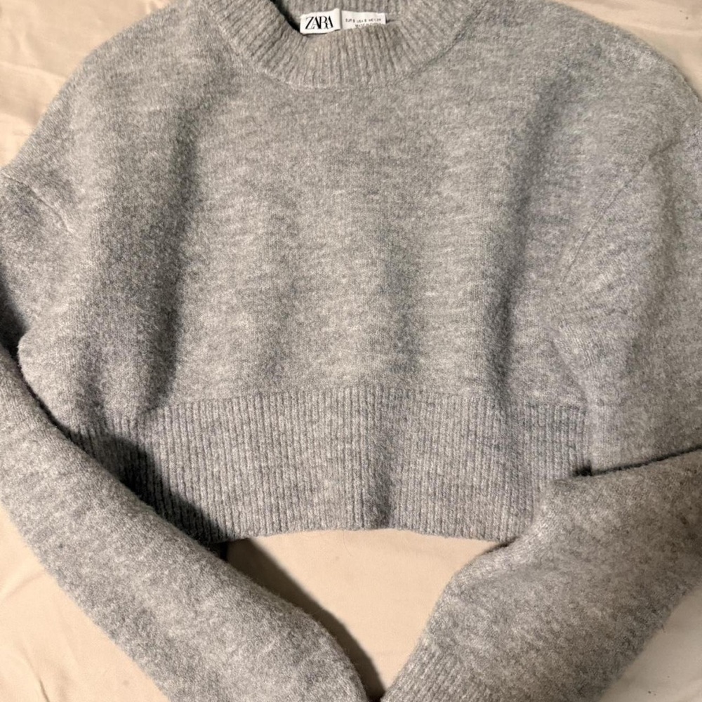Zara Light Gray Crew Neck Sweater